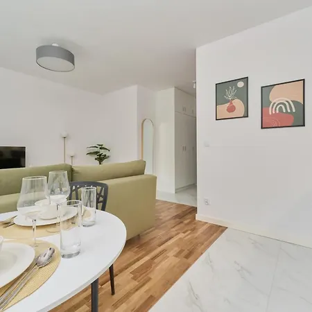 Trendy With Balcony 2 Km To Market Square By Renters * ורוצלב