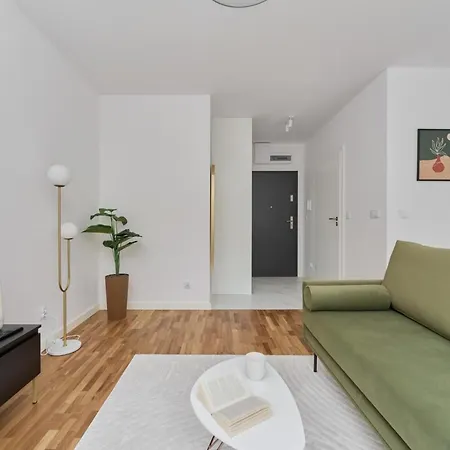 شقة Trendy With Balcony 2 Km To Market Square By Renters *
